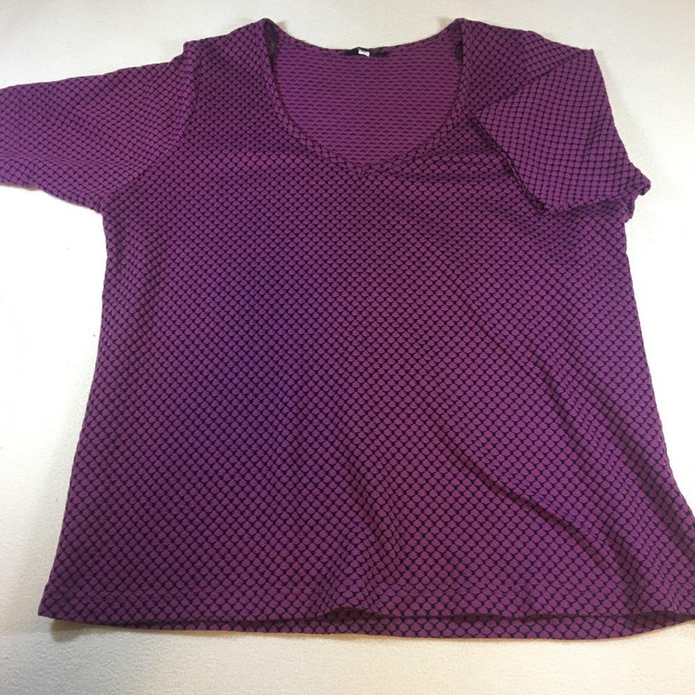 Textured black and pink geometric print top